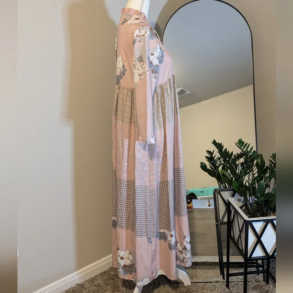 Pink Dainty Maxi Dress - Picture 5 of 8